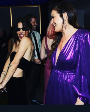 Sarah Shahi Instagram - uno mas. 
@sexlifenettflix 
Thx for the ride.
