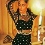 Sarah Shahi Instagram - 🖤 @dolcegabbana