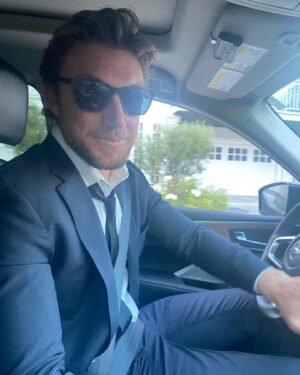Sarah Shahi Instagram - Happy Valentine’s day to this stallion that makes my heart skip a beat today and every day. ❤️
Oh I love you @adam_demos