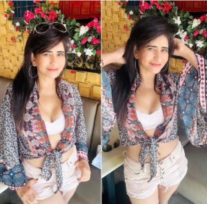 Saru Maini Instagram - Fun filled afternoon😃 #sarumaini #pizzalover  #mondayvibes #funday #mondayafternoon