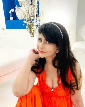Saru Maini Instagram - Just Smile🧿 #positivevibes #happiness #ootd #bright #instalike #instagood #fyp
