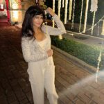 Saru Maini Instagram - Moments❤️ #ootd #instalike #potd #tbt❤️ #funtimes #happiness #style #traveldiaries #weddingfunctions