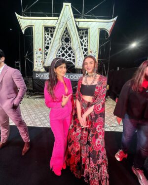 Saru Maini Instagram - Last evening attended the crazy launch of #TAJonZEE5 #TAJDividedByBlood #ZEE5 

@zee5 @aditiraohydari @taahashah