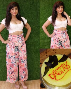 Saru Maini Instagram - Luck by Chance😆😎🤩The wait is over and it's twins😜 My Short Film "Dastak" releases today and "72 Hoorain" releases next week 💃❤️#posterrelease #actor #singer #fyp #dastak #72hoorain #actorslife🎬 @rajiv_s_ruia @tushar_actor_official @rajeshatibal @eugene.dsouza