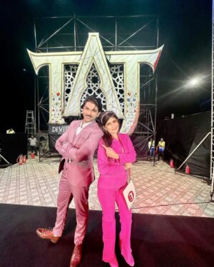 Saru Maini Instagram - Last evening attended the crazy launch of #TAJonZEE5 #TAJDividedByBlood #ZEE5 

@zee5 @aditiraohydari @taahashah