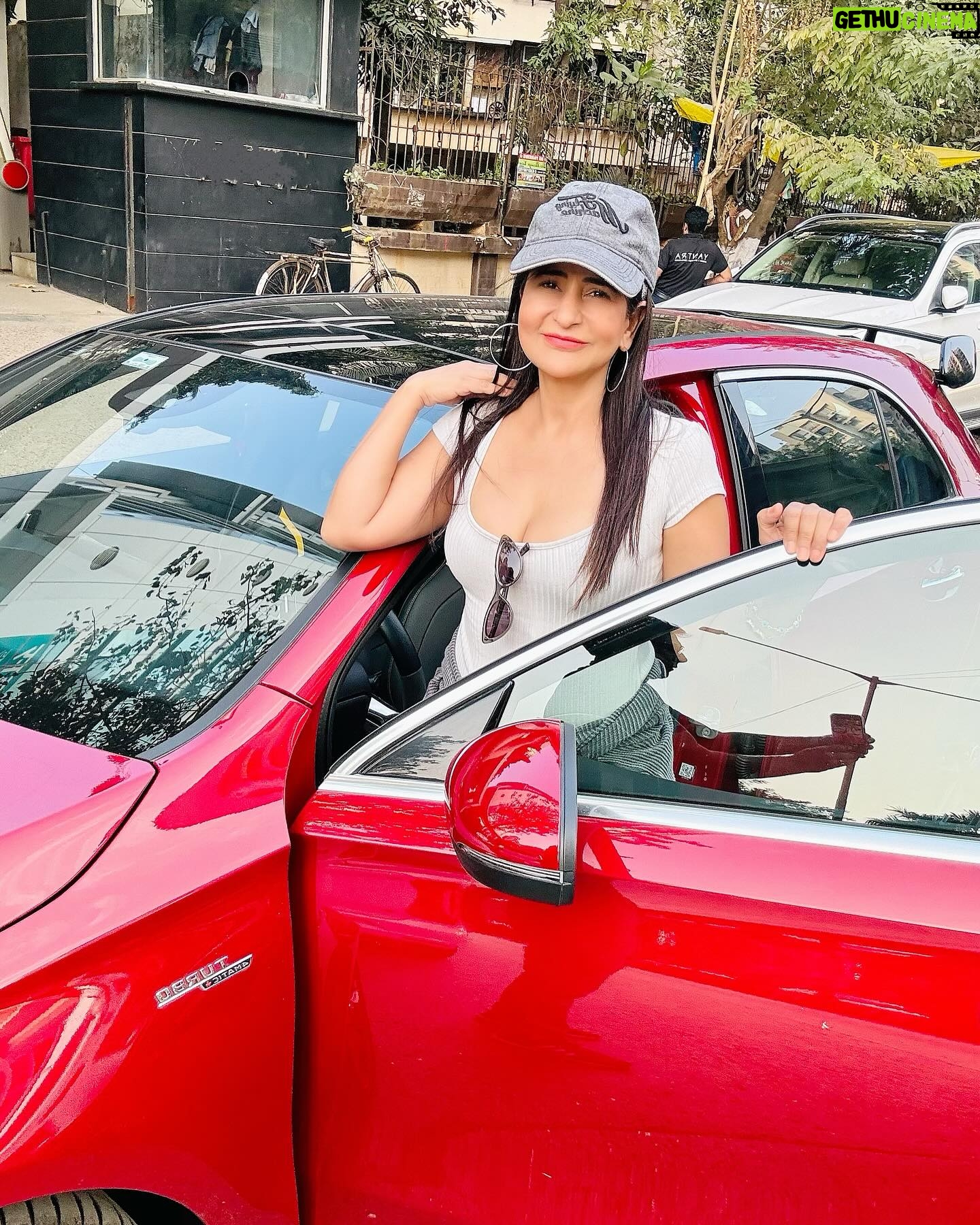 Saru Maini Instagram - Choices😃😎 #cars #stylish #ootd #potd #luxury #instagood #instalike #comfort #speed #style #testdrive #look