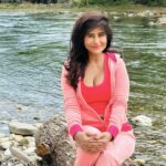 Saru Maini Instagram – Nestled in the Himalayas , Lies a kingdom so serene …
Bhutan- land of thunder dragon ,where happiness is the ultimate dream…❤️🩷🧡 #bhutan #bhutantravel #happiness #peace #peaceful #love #nature #innerpeace #serene