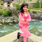 Saru Maini Instagram – Nestled in the Himalayas , Lies a kingdom so serene …
Bhutan- land of thunder dragon ,where happiness is the ultimate dream…❤️🩷🧡 #bhutan #bhutantravel #happiness #peace #peaceful #love #nature #innerpeace #serene