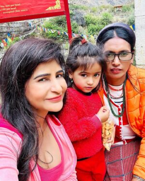 Saru Maini Instagram - Nestled in the Himalayas , Lies a kingdom so serene …
Bhutan- land of thunder dragon ,where happiness is the ultimate dream…❤️🩷🧡 #bhutan #bhutantravel #happiness #peace #peaceful #love #nature #innerpeace #serene