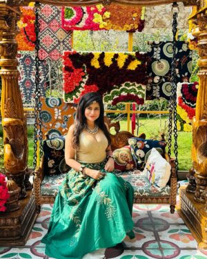 Saru Maini Instagram - Udaipur Diaries🌼✨⚡️🌟🌺 #indian #destinationwedding #wedding #celebration #funtimes  #colourful