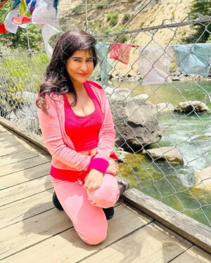 Saru Maini Instagram - Nestled in the Himalayas , Lies a kingdom so serene …
Bhutan- land of thunder dragon ,where happiness is the ultimate dream…❤️🩷🧡 #bhutan #bhutantravel #happiness #peace #peaceful #love #nature #innerpeace #serene