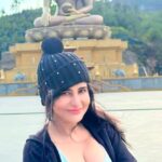 Saru Maini Instagram – Positive Vibes all the way❤️💚🤍💙💛 #sarumaini #travelreels #bhutan #happiness #instareels #positivity