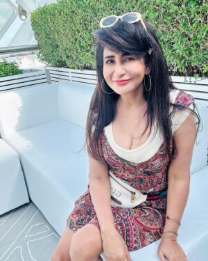 Saru Maini Instagram - Life’s a party❤️Enjoy it😃 #party #weekend #holiday #vacation #ootd #potd #fyp