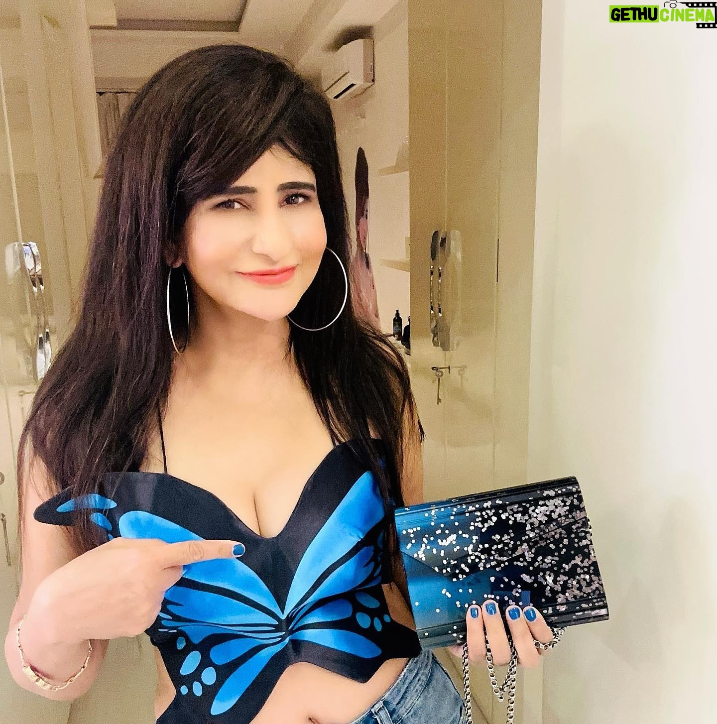 Saru Maini Instagram - Partayyy Night🦋(1st time have put all 10 pics coz every1 else nd me loved my top😃😝) #weekendvibes #partytime💃 #funtime #ootd