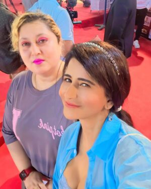 Saru Maini Instagram - It was an honour to be invited as a Guest of Honour and an Award Presenter at #iifta2023 💫#iiftaawards #iiftaawardsmumbai  #kumargautamentertainment  #kumargautam #shreerammy  #bhairujain #shree_rammy 

@iifta_awards
@yourkumargautam 
@shree_rammy @picturenkraftofficial @parulchawla9