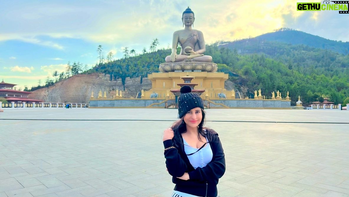 Saru Maini Instagram - You can’t miss it…My Bhutan Vlog Part1 on My YouTube Channel- Saru Maini Official🤩 @tourismbhutan @drukair_royalbhutanairlines @tripplanners.co.in @bhutanphotographytoursandtreks #bhutan #paro #thimphu #buddha #peaceful #happy #drukair #himalayas #serenity #travelvlog #travel #youtubechannel #sarumainiofficial