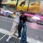 Sasha Calle Instagram - TIMES SQUARE?!!! Que locura. x