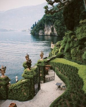 Sasha Luss Instagram - I like this place and could willingly waste my time in it.

William Shakespeare