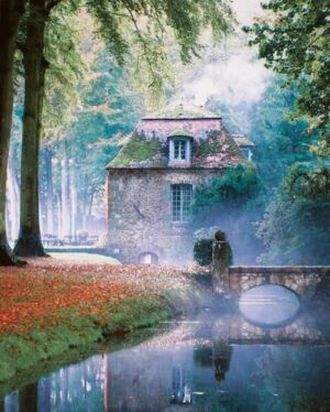 Sasha Luss Instagram - I like this place and could willingly waste my time in it.

William Shakespeare
