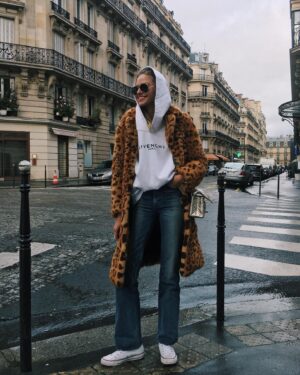 Sasha Luss Instagram - All smiles  @givenchyofficial ❤️