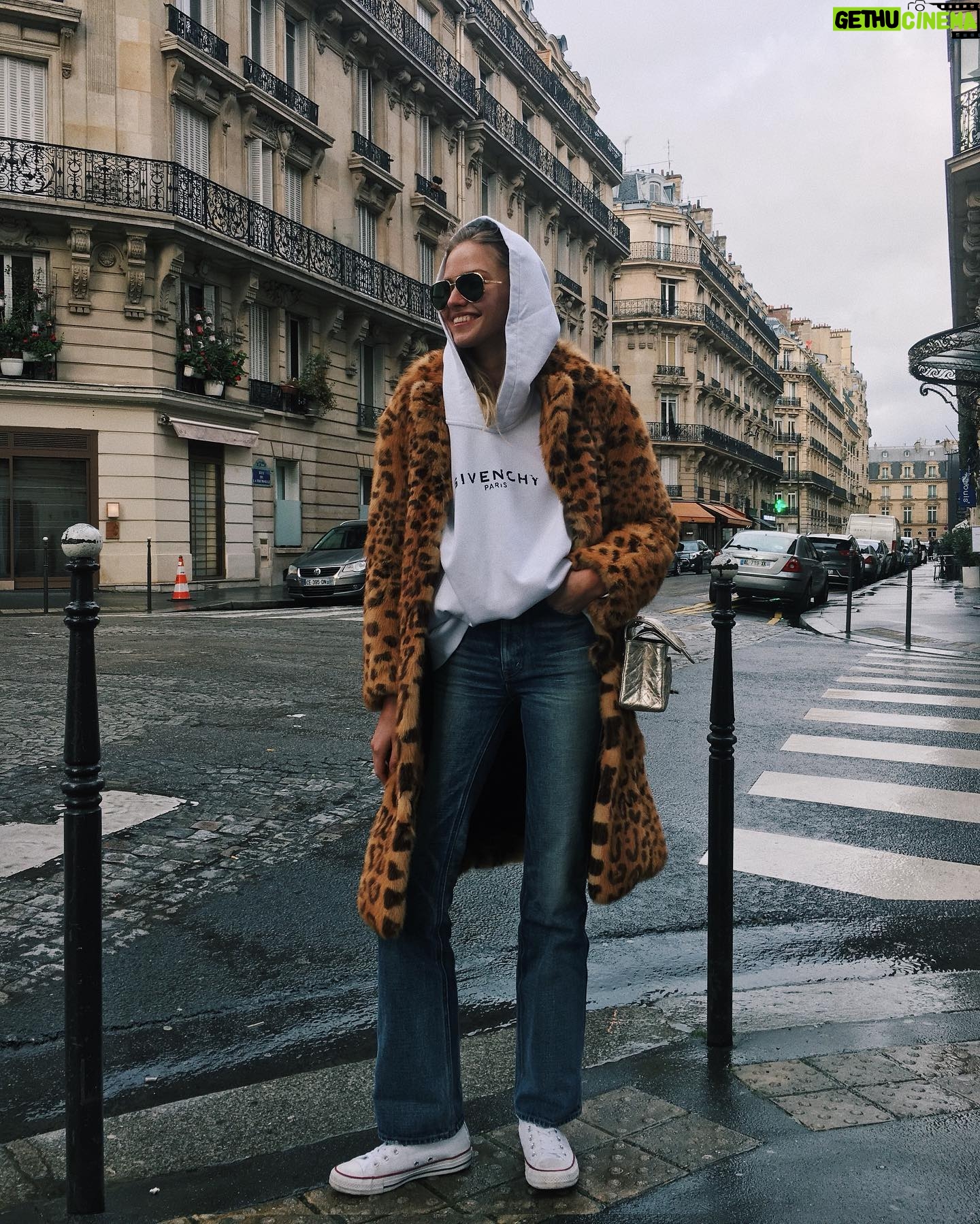 Sasha Luss - 28.6K Likes - All smiles @givenchyofficial ❤️