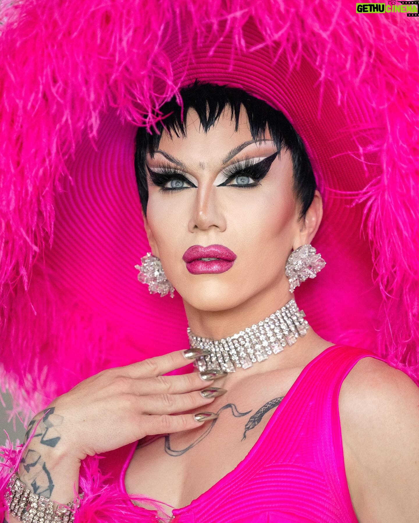 Sasha Velour Instagram - Have you watched episode one of @werehere yet? Episode two comes out Friday! Please help us spread the word about this show—relevant politics, human stories, ferocious drag…I’m so proud to be a part of this! All photos by @gregendries Styling and makeup by me, see tags for detailed credits. @hbo @streamonmax