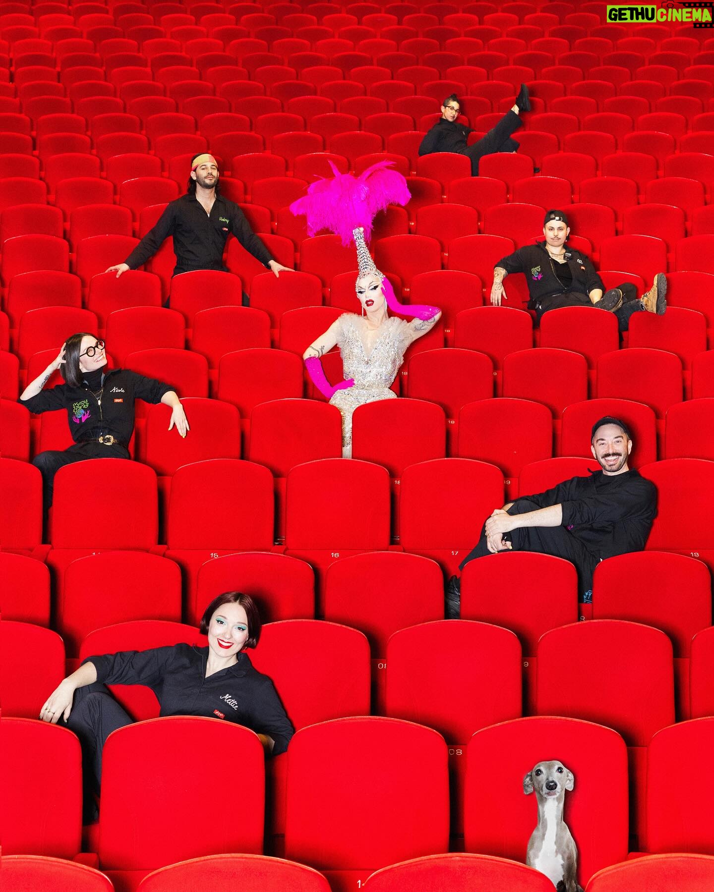Sasha Velour Instagram - Let’s hear it for the amazing crew of The Big Reveal Live Show Tour!! Producer - Johnny Velour Technical director and lighting - Ettie Pin (@cosettepindesign) Company manager and stage crew - Nicole Lutz (@the_nicole_lutz) Merch manager and stage crew- Zoe Ziegfeld (@zoeziegfeld) Electrics and Spotlight - Rodney Perez (@mc.casita Photographer and front of house - Mettie Ostrowski (@mettieostrowski) Naps and kisses - Vanya Velour (@vanya.velour) Yeah they are hot. 📸: @mettieostrowski