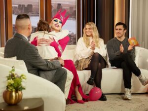 Sasha Velour Instagram - Dream moment of my life on the @thedrewbarrymoreshow talking about drag, friendship, and @werehere Season 4!  Thank you Drew, @helloross, @meghantrainor, and @chrisolsen for welcoming me onto the couch, I’ll never forget it!

Thanks to @thestevewarren, @johnnieinstagram, @HBO, @witchhousepr for making it all happen! Wearing @diegomontoyastudio 💖