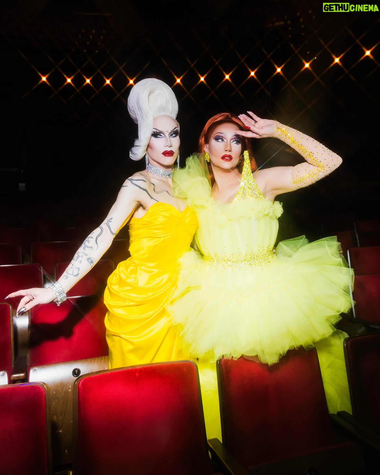 Sasha Velour Instagram - Bedankt Amsterdam 🌙💋🌷 📸 @mettieostrowski I was feeling my fantasy at @theatercarre with two nights of shows…and VERY inspiring special guests @vanessavancartier and @missenvyperu. Love you, my queens!! Dress: @gloria_swansong Hair: @doubledwigs Jewels: @sorrelloriginals