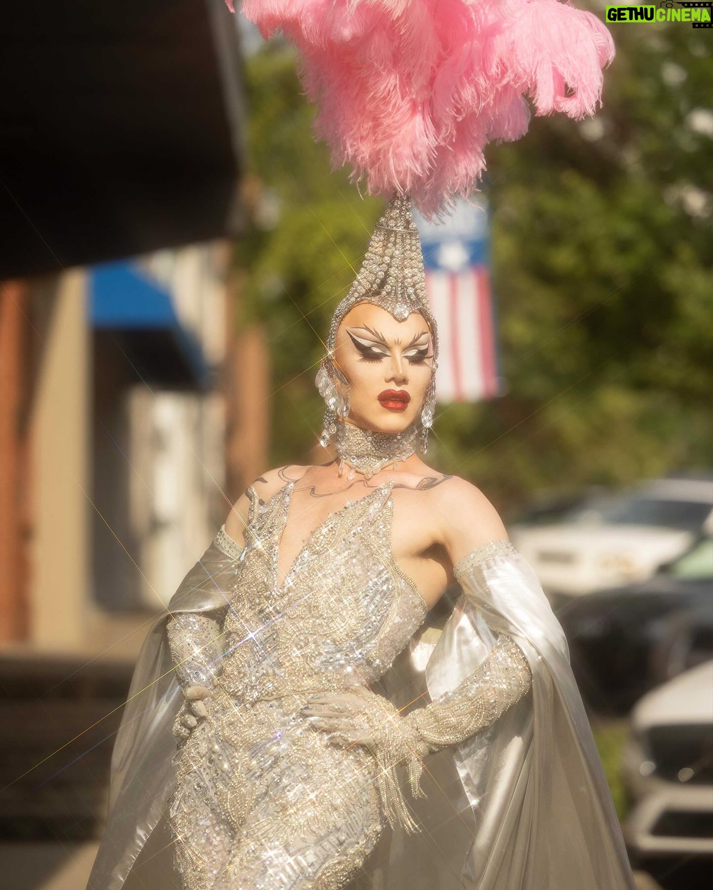 Sasha Velour Instagram - Looking camp right in the eye 👀 Episode 2 of @WereHere was intense, let me know what you thought in the comments! Watch now on @hbo @streamonmax Photos by @gregendries Wearing a silver @diegomontoyastudio and @sorrelloriginals collaboration from Pride 2019—one of the most glamorously gay outfits I could think of to show up for Murphreesboro TN’s queer community!