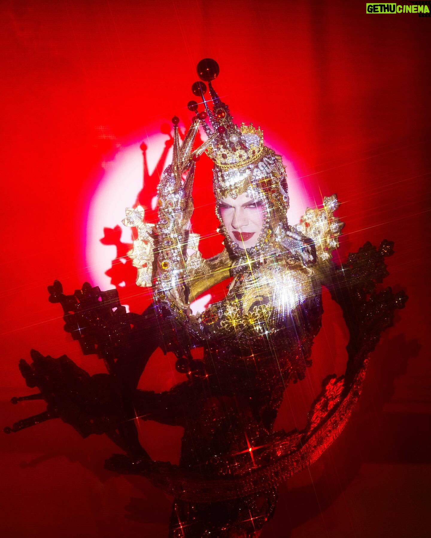 Sasha Velour Instagram - Nightgowns April ‘24 with special guests @essanoche, @pythia.queen, and @queenutica!! 💛💛💛 April marked our tenth sold-out show at @lprnyc and our 45th sold-out show in a row! Together we raised $6650 for Gaza which was distributed to 3 mutual aid funds, Crips 4 eSIMs, and @pal_legal. Thank you to @islynyc and @sorrelloriginals for providing raffle jewels! We’ll be back on May 19 and 20 for two sold-out shows with @thequeenpriyanka, @zoeziegfeld, and @veronica.p679 (my daughter from @werehere season 4)