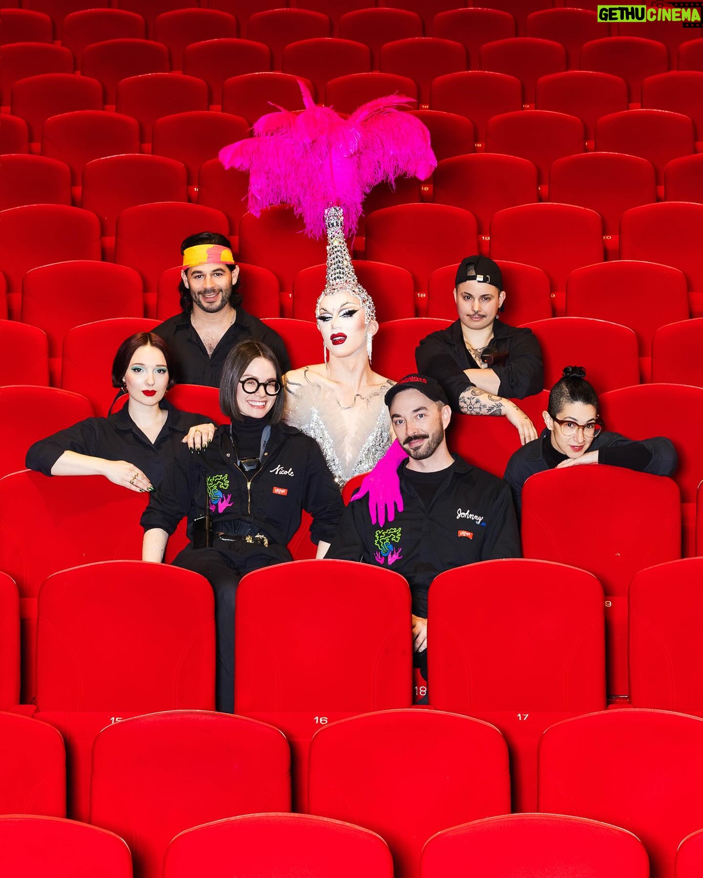 Sasha Velour Instagram - Let’s hear it for the amazing crew of The Big Reveal Live Show Tour!! Producer - Johnny Velour Technical director and lighting - Ettie Pin (@cosettepindesign) Company manager and stage crew - Nicole Lutz (@the_nicole_lutz) Merch manager and stage crew- Zoe Ziegfeld (@zoeziegfeld) Electrics and Spotlight - Rodney Perez (@mc.casita Photographer and front of house - Mettie Ostrowski (@mettieostrowski) Naps and kisses - Vanya Velour (@vanya.velour) Yeah they are hot. 📸: @mettieostrowski