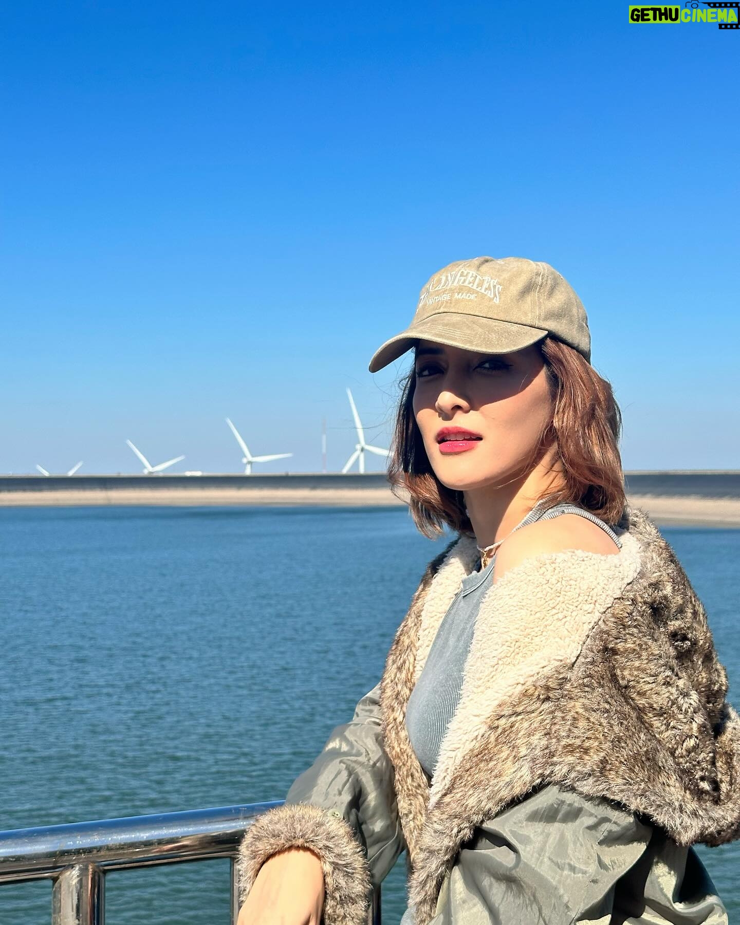 Savika Chaiyadej - 29.9K Likes - #pinkysavika #พิ้งกี้สาวิกา #แค่มีเธอก็นับว่าเป็นโชคดีของฉัน