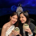 Savika Chaiyadej Instagram – วันนี้ตะลุยร้าน Mizuki Omakase กัน บรรยากาศดีตกแต่งสวยงงามมากค่ะ อาหารอร่อยมากๆ เชฟพูดคุยสนุกสนานหัวเราะกันไม่ได้พักเลย ☺️☺️ 
@mizuki.omakase 
#mizukiomakase #omakase 
#omakaseBKK #japanesecuisine 
#finedining #โอมากาเสะ #bar #moon #star