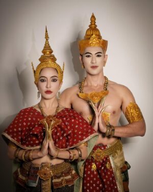 Savika Chaiyadej Instagram - Once upon a time in Ayothaya ✨ 🇹🇭 #ayothayamakeup #ayothayatrend #makeuptransformation #makeup #thailand #pinkysavika #thaitraditional 
@gampun @mix_rachaya 
@tippymakeup @casperproud 
@kelly_yeslow @lefth4nds