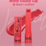 Savika Chaiyadej Instagram - 🫦Melty Glassy Lip💄✨🎉 Water bomb, high pigmented Made from Korea 🇰🇷 ลิปที่ทุกคนถามตลอดเวลา ในที่สุดน้องก็เดินทางจะถึงแล้ว อีก 2 วันเจอกันจ้า💕🎉 #pinkysavika #winkycosmetic #pinkywinky #winky #lipstick #lips #lipgloss #ลิปสติก #พิ้งกี้สาวิกา