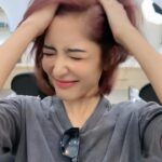 Savika Chaiyadej Instagram – โรงเรียนปิดเทอม..เปลี่ยนสีได้ละ 😆 @hughair_bykannaran #oldmoneybob