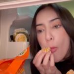 Savika Chaiyadej Instagram - กินเสร็จเหลือไว้1ชิ้นแช่ต่อ 😂😂