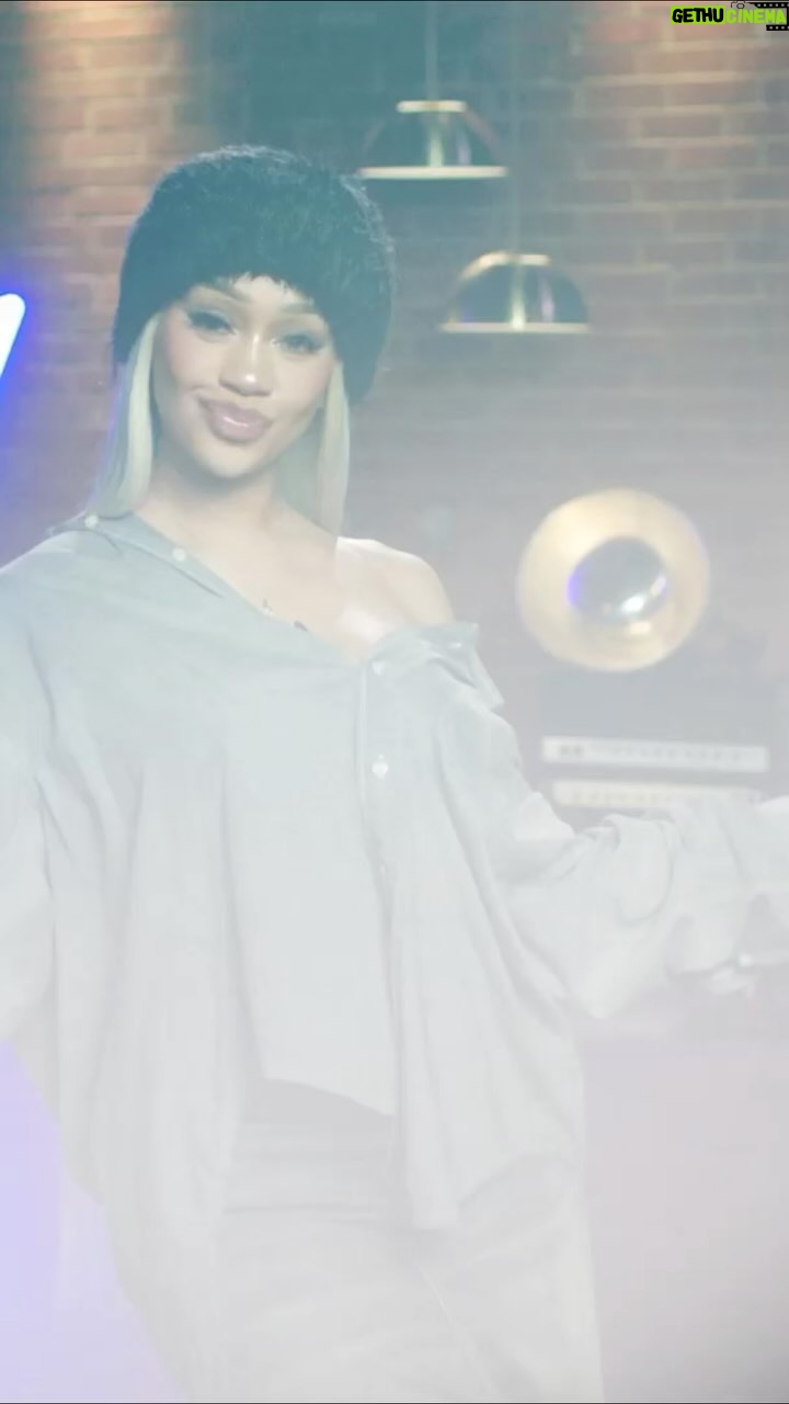 Saweetie Instagram - had so much fun witnessing all this raw talent!!! 🥹🎶💖 You’re not going to want to miss my debut as a The Voice mentor for Team @DanandShay tonight on @nbc @nbcthevoice tap tap tap in <3