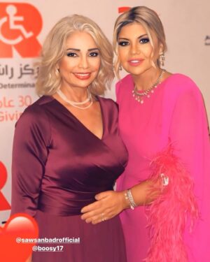 Sawsan Badr Instagram - من التكريم ❤️ @somydresses @islamzakisalon