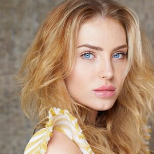 Saxon Sharbino Instagram - Very seriouso - i was gonna caption this “when i see your eyes, i see your soul” like the Vic Mensa song but then i thought that sounded scary.. comment a better caption for this! 😂