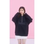 Sayuri Matsumura Instagram - 🍎 LANTINAM VALENTINE Collection 販売開始してます♡ ¥10,000以上ご購入の方に 私からのバレンタインチョコレートプレゼントしてます☺️❤️ バレンタインらしく めちゃくちゃlovelyなアイテムがたくさん♡ 甘々のVALENTINEをお過ごしください♡ 私の大好きないとしくんも撮影に参加してもらいました🐶♡ 可愛すぎて大好きが止まらないですっ😭💝