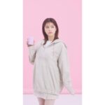 Sayuri Matsumura Instagram - 🍎 LANTINAM VALENTINE Collection 販売開始してます♡ ¥10,000以上ご購入の方に 私からのバレンタインチョコレートプレゼントしてます☺️❤️ バレンタインらしく めちゃくちゃlovelyなアイテムがたくさん♡ 甘々のVALENTINEをお過ごしください♡ 私の大好きないとしくんも撮影に参加してもらいました🐶♡ 可愛すぎて大好きが止まらないですっ😭💝