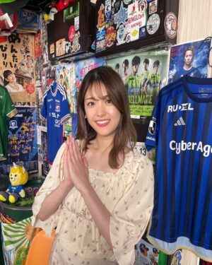 Sayuri Matsumura Instagram - 🍎

家ついて×Jリーグ〜コラボしちゃってイイですか？〜

TVerなどにで配信中です♡

ご覧あれ！