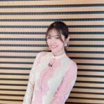 Sayuri Matsumura Instagram - 🍎 日テレ電波ジャックの日のお衣装♡ 総レースでリボンも付けてもらって 足元にもリボン🎀で ちゅんちゅるぽん♡な日でした☺️