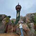 Sayuri Matsumura Instagram - 🍎 ※新エリアの写真載せてます！ネタバレ？気にする方は注意⚠️ サンデージャポンさん ありがとうございました♡ ディズニーの新エリアに 宮内ジャーナリストと行ってきました！ 新エリア充実しすぎてて 夢の国からまだ抜け出せてません🙃 6月6日〜オープンです！