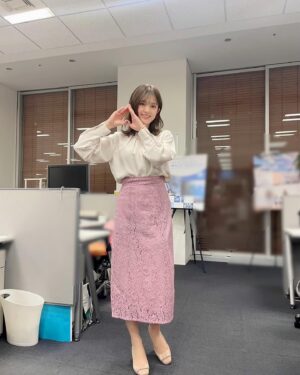Sayuri Matsumura Instagram - 🍎

#カンテレ　さんにて

#極限夫婦

今夜0:40〜

第一話放送開始です！！！！

イライラしてほしい〜！🥹笑
私演じる桃子ちゃんはどうなってしまうのか！？
観てくださいね〜！