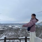 Sayuri Matsumura Instagram - 🍎 ラヴィット！さんのロケで松島にお邪魔したとき 直前に雪が降って 綺麗な雪景色🥰 綺麗で感動しました 雪って文字書きたくなるよね♡ たくさん食べて 眠くなって居眠りさん💤