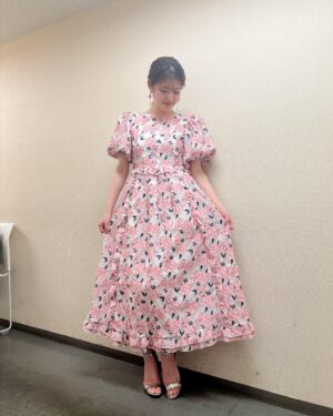 Sayuri Matsumura Instagram - 🍎

「劇場版　マーダー★ミステリー　
  探偵・斑目瑞男の事件簿 鬼灯村伝説　呪いの血」

完成披露舞台挨拶
ありがとうございました♡

次は２月２日に
大阪での舞台挨拶にお邪魔します！

お時間ある方はぜひ遊びに来てください！

映画の公開は
２月１６日金曜日です！

お楽しみにっ🍎

#マーダーミステリー