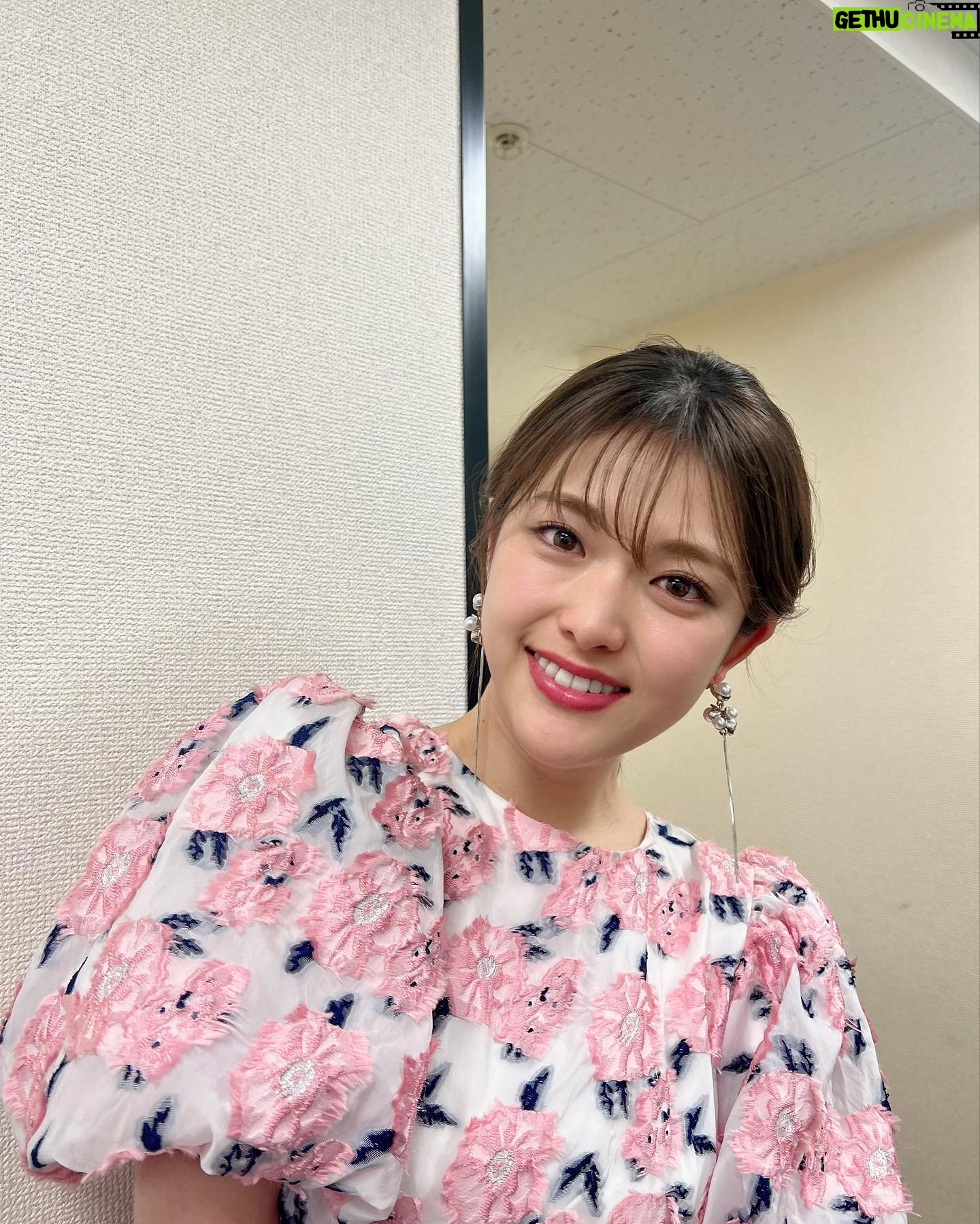 Sayuri Matsumura - 3 Likes - 🍎
「劇場版 マーダー★ミステリー
探偵・斑目瑞男の事件簿 鬼灯村伝説 呪いの血」
完成披露舞台挨拶
ありがとうございました♡
次は2月2日に
大阪での舞台挨拶にお邪魔します!
お時間ある方はぜひ遊びに来てください!
映画の公開は
2月16日金曜日です!
お楽しみにっ🍎
#マーダーミステリー